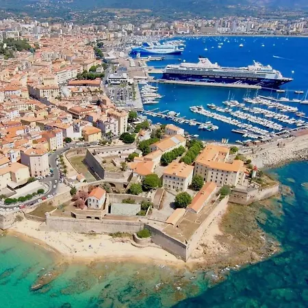 Centre Ajaccio Très Bel De Charme Tout équipé Apartamento